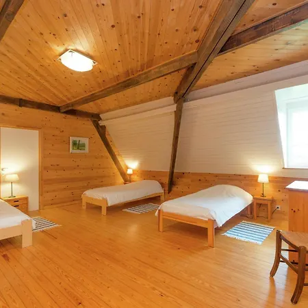 Vintage Forest Retreat, Cleaning Included *